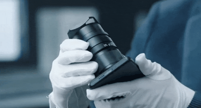 '샤오미 12S 울트라 콘셉트 에디션'과 카메라 렌즈 '세컨드 1인치' [사진=아이스 유니버스 트위터]