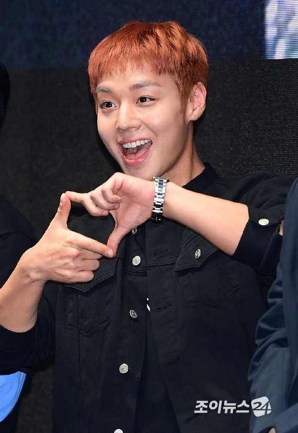 배우 박지훈이 17일 오후 서울 강남구 삼성동 메가박스 코엑스점에서 열린 영화 '왕과 사는 남자' 1,300만 돌파 흥행 감사 무대 인사에 참석하고 있다. [사진=정소희 기자]