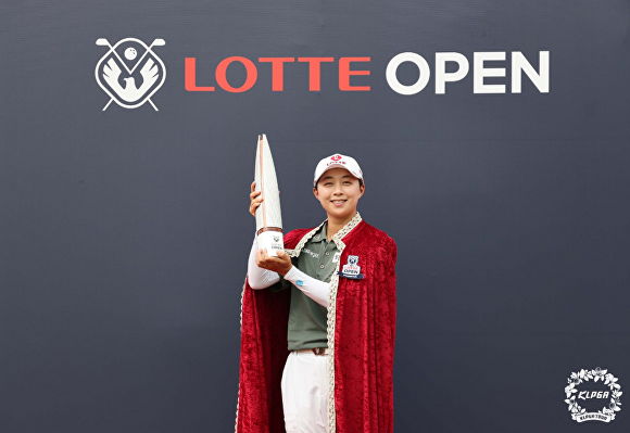 김효주, KLPGA 롯데 오픈 역전 우승… 시즌 韓·美 투어 4승째