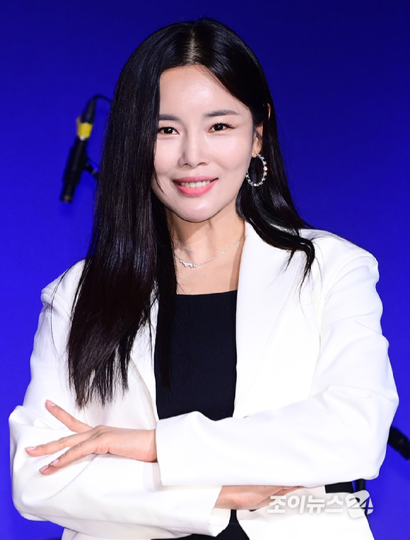 아묻따밴드 조정민이 12일 오후 서울 동숭동 SA홀에서 열린 첫 디지털 싱글 '알고 있잖아' 발매 기념 쇼케이스에 참석하고 있다. [사진=정소희 기자]