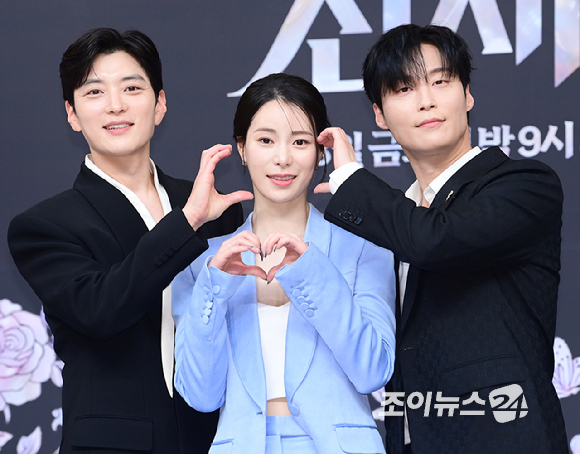(왼쪽부터)김민석-허남준-임지연-장승조-이세희가 7일 오후 서울 양천구 목동 SBS사옥에서 열린 SBS 새 금토드라마 '멋진 신세계' 제작발표회에 참석하고 있다. [사진=정소희 기자]