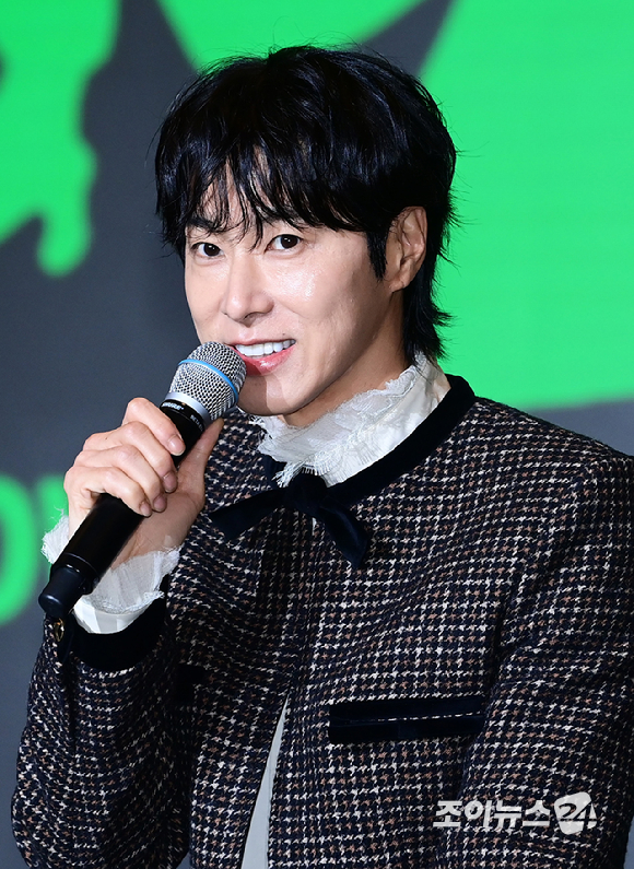 &apos;첫 정규&apos; 유노윤호, &apos;I-KNOW&apos; 열정 행보 스타트