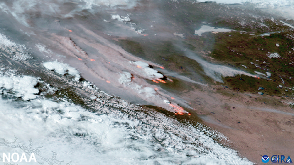 지난 5월 5일의 캐나다 앨버타의 산불. NOAA의 GOES-18 위성이 찍었다. [사진=NOAA]
