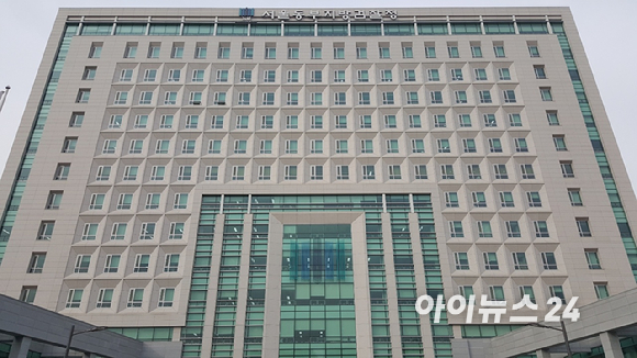 중증 정신 장애를 앓고 있는 동생의 치료를 종교적인 이유로 거부하고 난방을 틀지 않는 등 20여 년간 방치한 친누나가 재판에 넘겨졌다. 본 기사와 무관한 이미지. [사진=픽사베이]