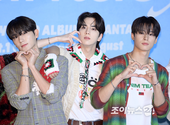 그룹 더보이즈(THE BOYZ) 현재-영훈-주연이 7일 오후 서울 영등포구 영등포 CGV에서 열린 더보이즈 두번째 정규앨범 '판타지'(PHANTASY) 기자간담회에 참석하고 있다. [사진=정소희 기자]