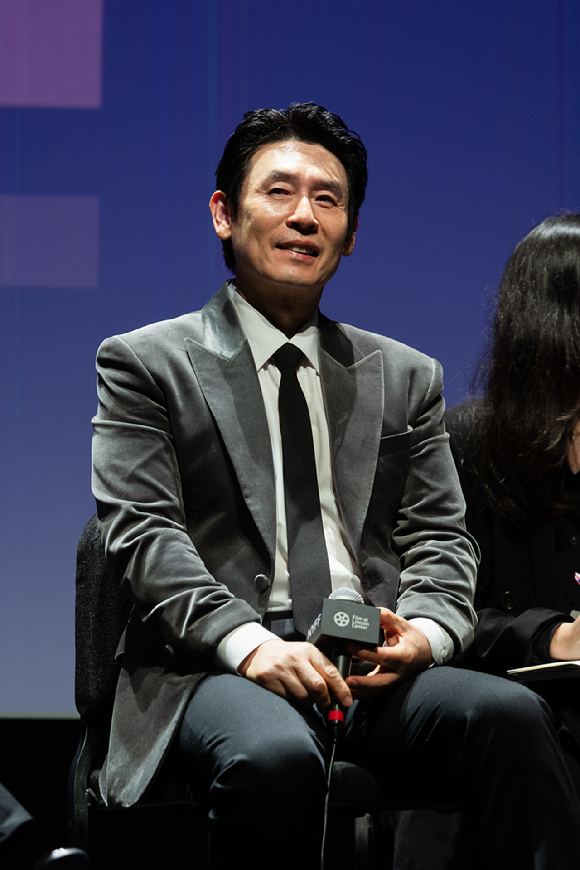 설경구와 이창동 감독이 파리 시어터(The Paris Theater)에서 열린 '박하사탕' 4K 상영회에 참석했다. [사진=넷플릭스]