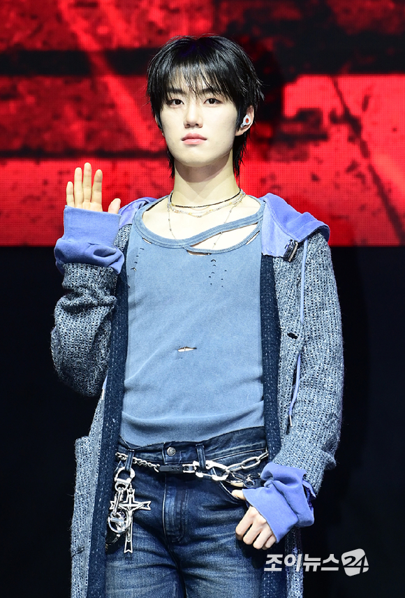 그룹 이븐 박지후가 20일 서울 영등포구 명화아트홀에서 열린 이븐(EVNNE) 첫 싱글 '뱉어 (Backtalk)' 컴백 쇼케이스에 참석하고 있다. [사진=정소희 기자]