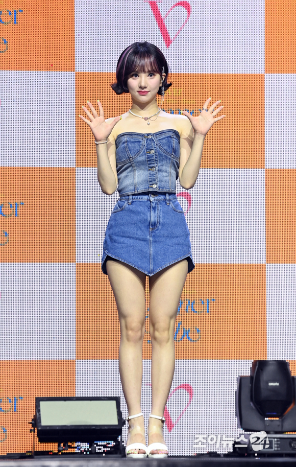 그룹 비비지 은하가 6일 오후 서울 광진구 광장동 예스24라이브홀에서 열린 두 번째 미니앨범 '서머 바이브(Summer Vibe)' 발매 기념 쇼케이스에서 포즈를 취하고 있다. [사진=김성진 기자]