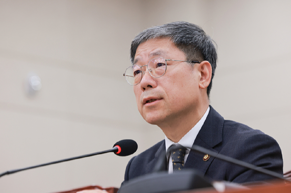 조희대 대법원장이 22일 서울 서초구 대법원을 나서고 있다. 2026.9.22 [사진=연합뉴스]
