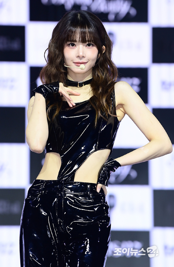 그룹 트리플에스(tripleS) 미소녀즈(msnz) neptune 코토네가 24일 오후 서울 용산구 블루스퀘어에서 열린 새 앨범 '비욘드 뷰티' 발매 기념 쇼케이스에서 포즈를 취하고 있다. [사진=정소희 기자]