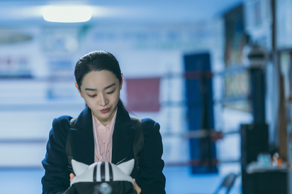 배우 신혜선이 영화 '용감한 시민'(감독 박진표)에서 소시민 역을 맡아 열연을 펼치고 있다. [사진=㈜마인드마크]