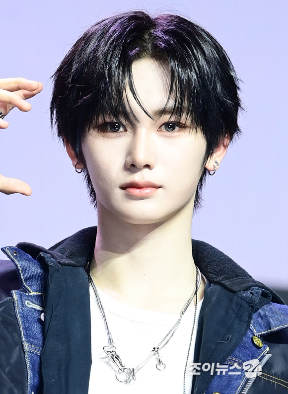 그룹 알파드라이브원 안신이 12일 오후 서울 용산구 블루스퀘어 SOL트래블홀에서 열린 알파드라이브원(ALPHA DRIVE ONE) 첫 번째 데뷔 미니 1집 'EUPHORIA'(유포리아) 발매 기념 쇼케이스에 참석하고 있다. [사진=정소희 기자]