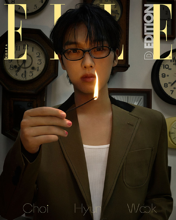 배우 최현욱이 화보 촬영에서 포즈를 취하고 있다. [사진=엘르 코리아]
