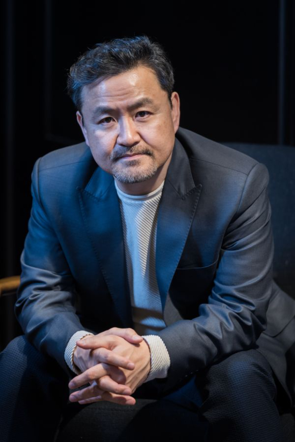 '법쩐' 이원태 감독 프로필 사진 [사진=SBS]