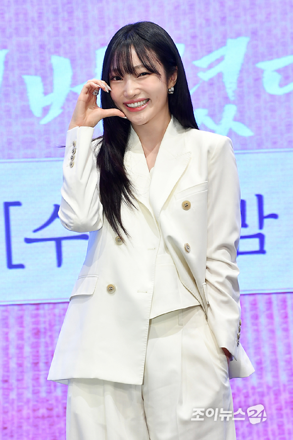 배우 지혜원이 11일 오후 서울 구로구 신도림동 더세인트에서 진행된 KBS2 새 수목드라마 '남주의 첫날밤을 가져버렸다' 제작발표회에 참석해 포즈를 취하고 있다. [사진=문수지 기자]
