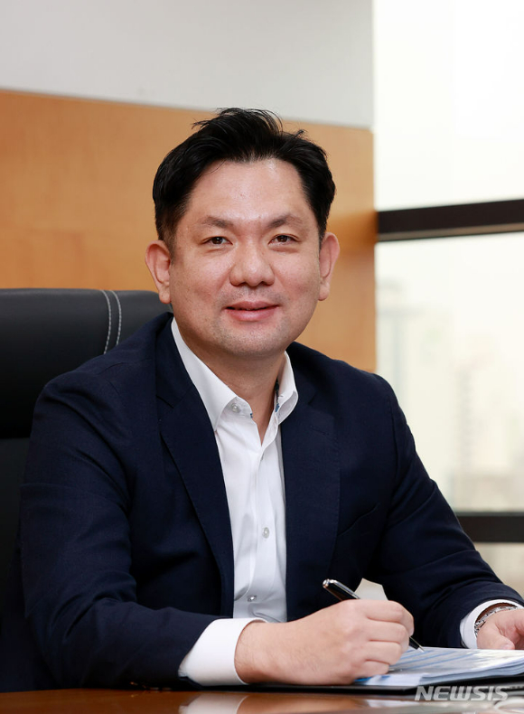 윤진호 전 교촌에프앤비 대표. [사진=교촌에프앤비 제공]