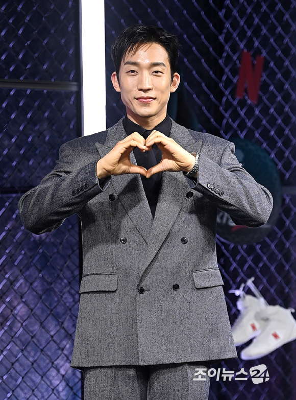 배우 이상이가 31일 오전 서울 중구 앰배서더 서울 풀만 호텔에서 열린 넷플릭스 시리즈 '사냥개들' 시즌2 제작발표회에서 포토타임을 갖고 있다. [사진=곽영래 기자]