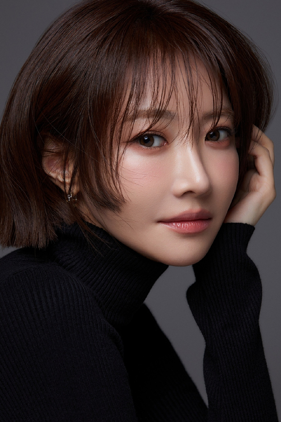 고준희, 큐브엔터와 전속계약⋯"다채로운 활동 적극 지원"