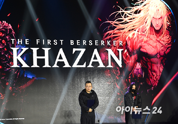 기술&middot;창작상 그래픽 부분을 수상한 네오플 이규철 실장이 12일 오후 부산 해운대구 벡스코에서 열린 '2025 대한민국 게임대상'에서 소감을 전하고 있다. [사진=곽영래 기자]