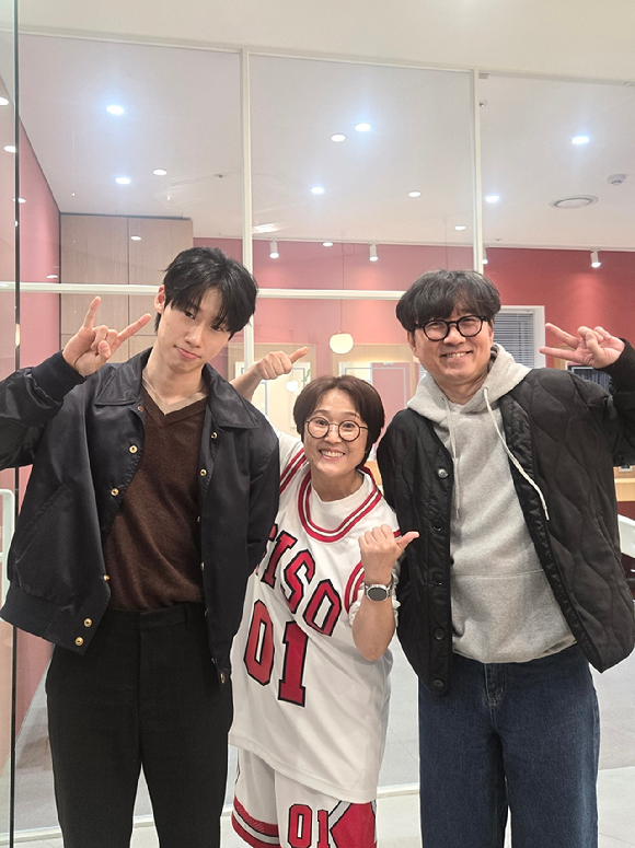 김민과 장항준 감독이 송은이를 만난다 [사진=비보티비]