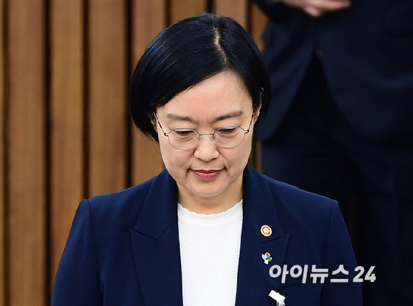 한성숙 국무총리 후보자가 25일 서울 여의도 국회에서 열린 인사청문회에서 출석하고 있다. [사진=정소희 기자]