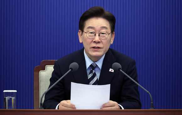 이재명 대통령이 지난 12일 청와대에서 열린 수석보좌관회의에서 발언하고 있다. [사진=연합뉴스]