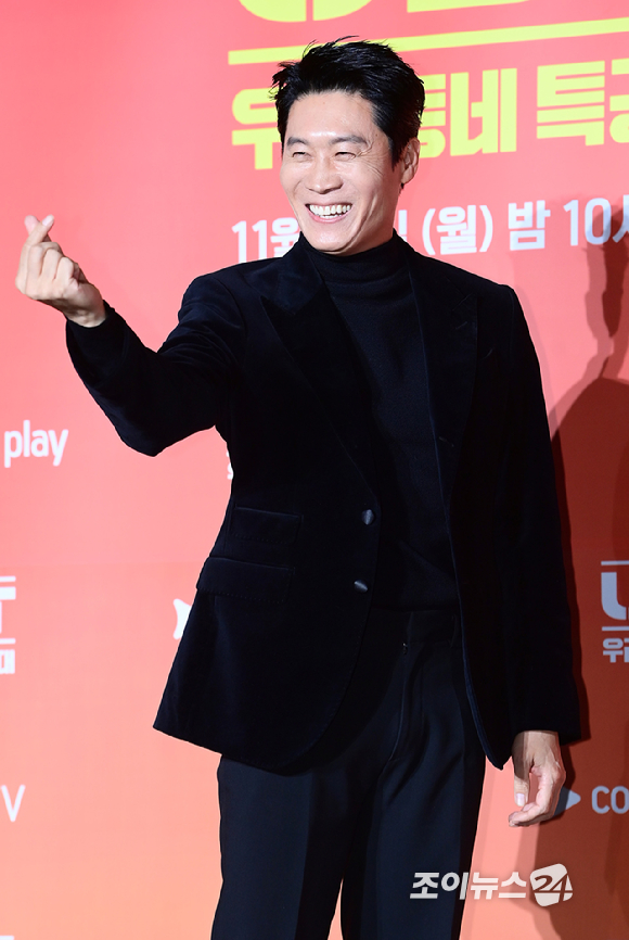 배우 진선규가 17일 오후 서울 광진구 풀만 앰버서더 서울 이스트폴에서 열린 쿠팡플레이 X 지니 TV 오리지널 시리즈 'UDT: 우리 동네 특공대' 제작발표회에 참석하고 있다. [사진=정소희 기자]