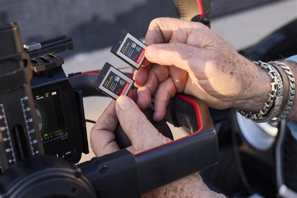 샌디스크의 익스트림 프로 CFexpress 4.0 Type B 카드. [사진=샌디스크]