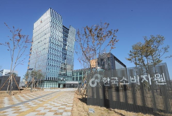 갤럭시 북5 프로 [사진=삼성 홈페이지 캡처]