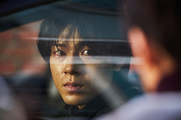 배우 김현주가 영화 '실낙원'에서 열연하고 있다. [사진=CJ ENM]