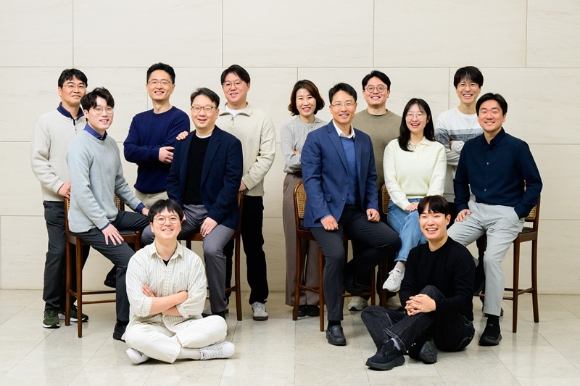 논문에 참여한 삼성전자 SAIT 연구진 [사진=삼성전자]