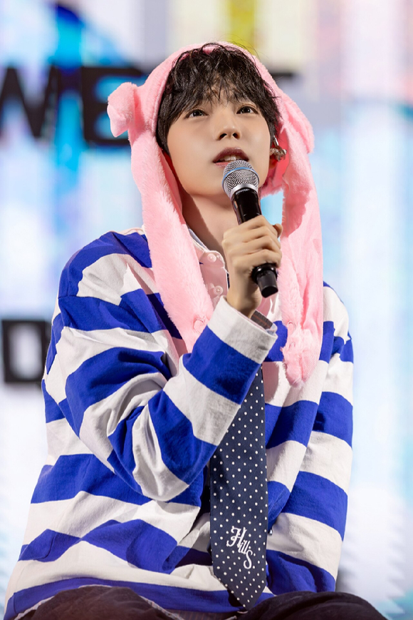 최립우가 2025 Chuei Li Yu Fan Meeting 'Drawing Yu'(2025 최립우 팬미팅 '드로잉 우')를 개최하고 팬들과 만나고 있다. [사진=FNC엔터테인먼트]