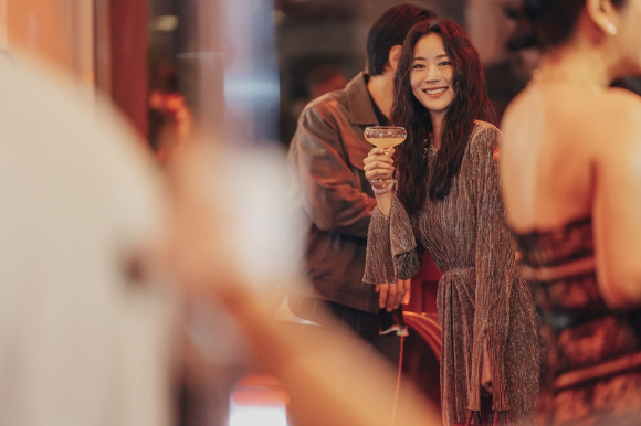 배우 이이담이 넷플릭스 시리즈 '레이디 두아'에서 열연하고 있다. [사진=넷플릭스]