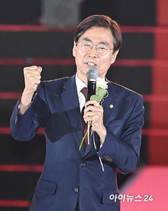 조경태 국민의힘 당 대표 후보가 22일 오후 청주 오스코에서 열린 제6차 전당대회에서 비전 발표를 하고 있다. [사진=곽영래 기자]