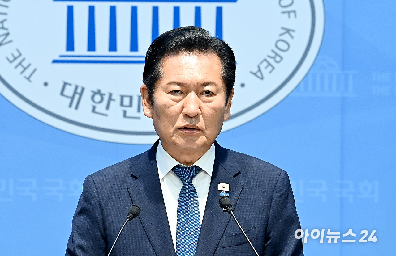 정청래 더불어민주당 전 대표가 지난 13일 서울 여의도 국회 소통관에서 당대표 연임 도전 기자회견을 하고 있다. 2026.7.13. [사진=곽영래 기자]