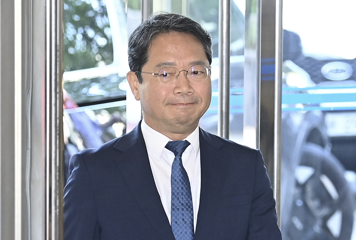 김승원 법무부 장관 후보자가 지난 3일 오전 서울 종로구 적선현대빌딩에 마련된 인사청문회 준비사무실로 출근하고 있다. [사진=곽영래 기자]