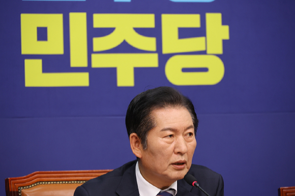 더불어민주당 정청래 대표가 21일 국회에서 열린 최고위원회의에서 발언하고 있다. 2025.11.21 [사진=연합뉴스]