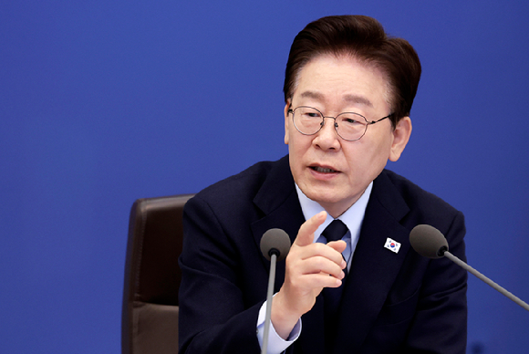 이재명 대통령이 6일 청와대에서 열린 국무회의 겸 비상경제점검회의에서 발언하고 있다. 2026.5.6 [사진=연합뉴스]