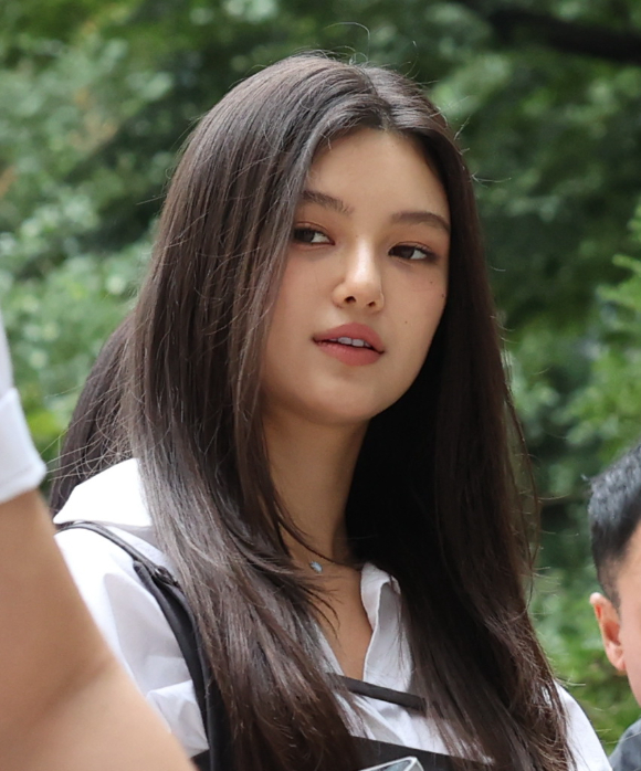 뉴진스 하니가 지난해 10월 15일 오후 서울 여의도 국회에서 열린 환경노동위원회의 경제사회노동위원회, 중앙노동위원회, 최저임금위원회 등에 대한 국정감사에서 질의에 답변하고 있다. [사진=곽영래 기자]