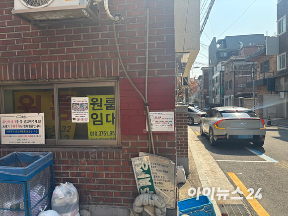 성균관대학교 인근 원룸 월세가 1년 새 18.1% 오르는 등 주요 대학가 대부분이 서울 평균을 웃도는 상승률을 보였다. 사진은 성신여자대학교 인근 원룸촌 거리. 2026.03.20. [사진=김민지 기자]