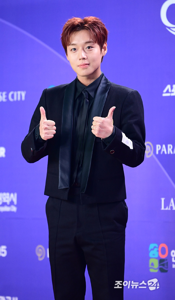 '취사병 전설이 되다' 배우 박지훈이&nbsp;31일 오후&nbsp;인천시 영종구 운서동 파라다이스시티에서 열린&nbsp;제5회 청룡시리즈어워즈&nbsp;레드카펫 행사에 참석하고 있다. [사진=정소희 기자]