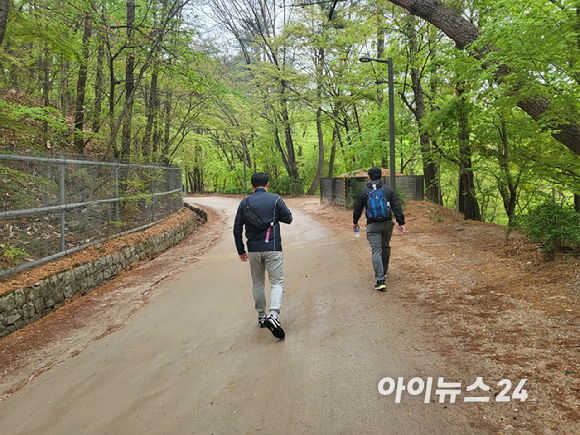 걷기에 좋은 가을은 등산 등 야외 활동이 많은 계절이다. 부상에 주의해야 한다.  [사진=아이뉴스24DB]