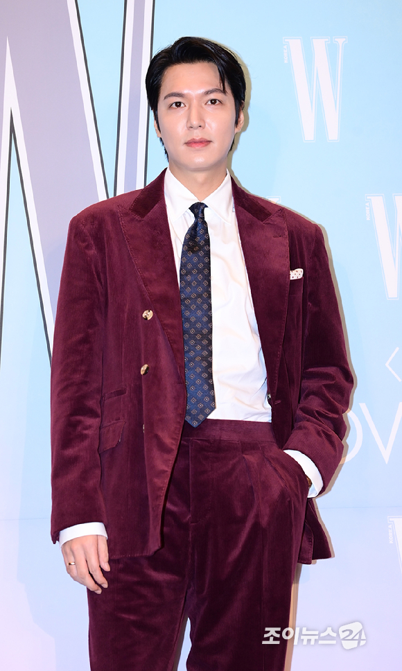 배우 이민호가 15일 오후 서울 종로구 포시즌스 호텔에서 열린 제20회 유방암 인식 항상 캠페인 자선 행사 'LOVR YOUR'에 참석하고 있다. [사진=정소희 기자]