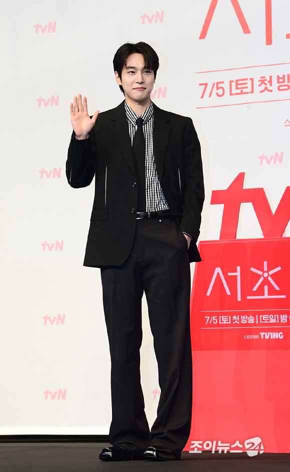 배우 강유석이 1일 오후 서울 영등포구 더링크서울 트리뷰트포트폴리오 호텔에서 열린 tvN 새 토일드라마 '서초동' 제작발표회에 참석하고 있다. [사진=정소희 기자]