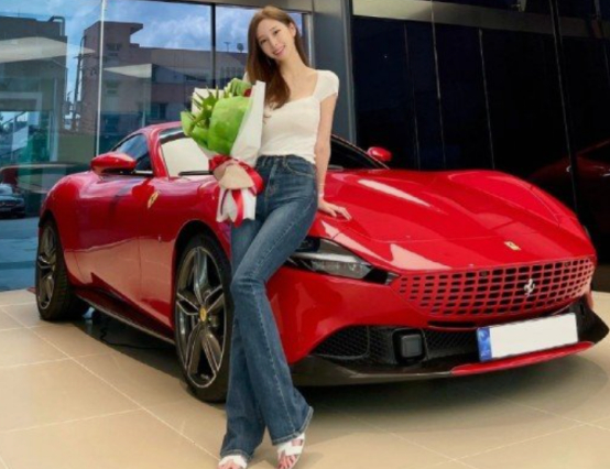 '여신강림' 작가 야옹이 [사진=야옹이작가 인스타그램]