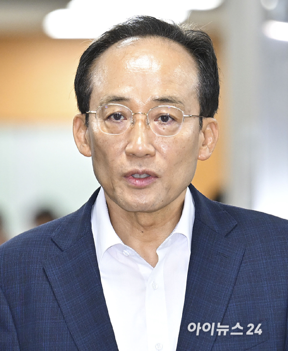 계엄 해제 표결 방해 혐의를 받는 추경호 대구시장이 22일 서울 서초구 서울중앙지방법원에서 열린 공판에 출석하고 있다. [사진=사진공동취재단 ]