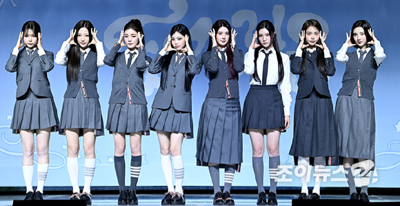 &apos;칼각 퍼포먼스&apos; 하츠투하츠, 컴백 음악방송 돌입…쿨+시크美