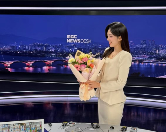 강다니엘이 입대 전 삭발 사진을 공개했다. [사진=강다니엘 SNS]