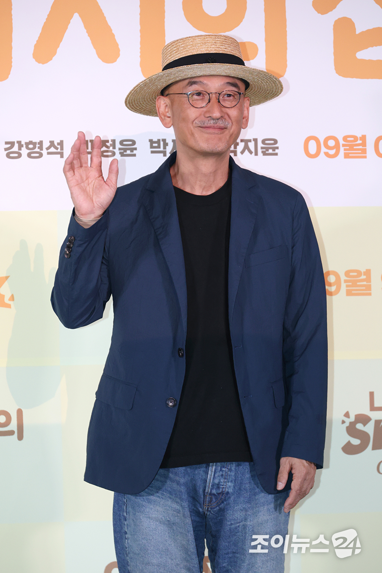 이준익 감독이 3일 오후 서울 송파구 롯데시네마 월드타워점에서 진행된 영화 '아버지의 집밥'(감독 이준익) 언론시사회에 참석해 포즈를 취하고 있다. [사진=문수지 기자]
