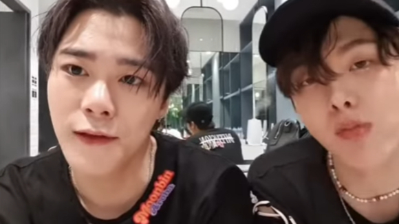 그룹 '아스트로' 멤버 문빈(25)이 지난 19일 세상을 떠난 뒤 고인이 사망 직전 "사실 많이 힘들었다"는 사실을 팬들한테 고백한 것으로 알려지면서 안타까움을 더하고 있다. [사진=판타지오]